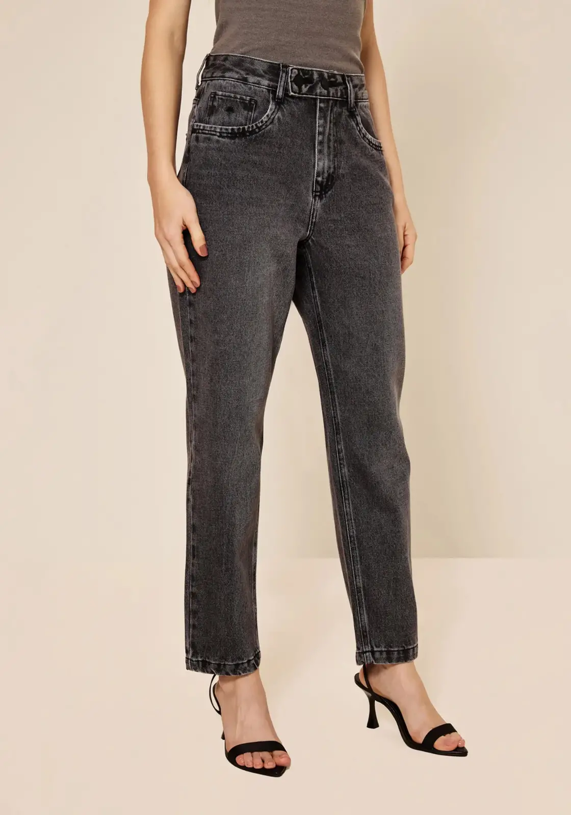 Calça jeans mom 1