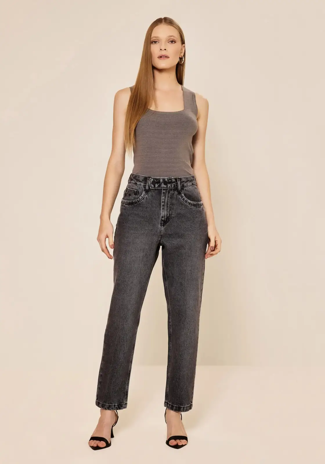 Calça jeans mom