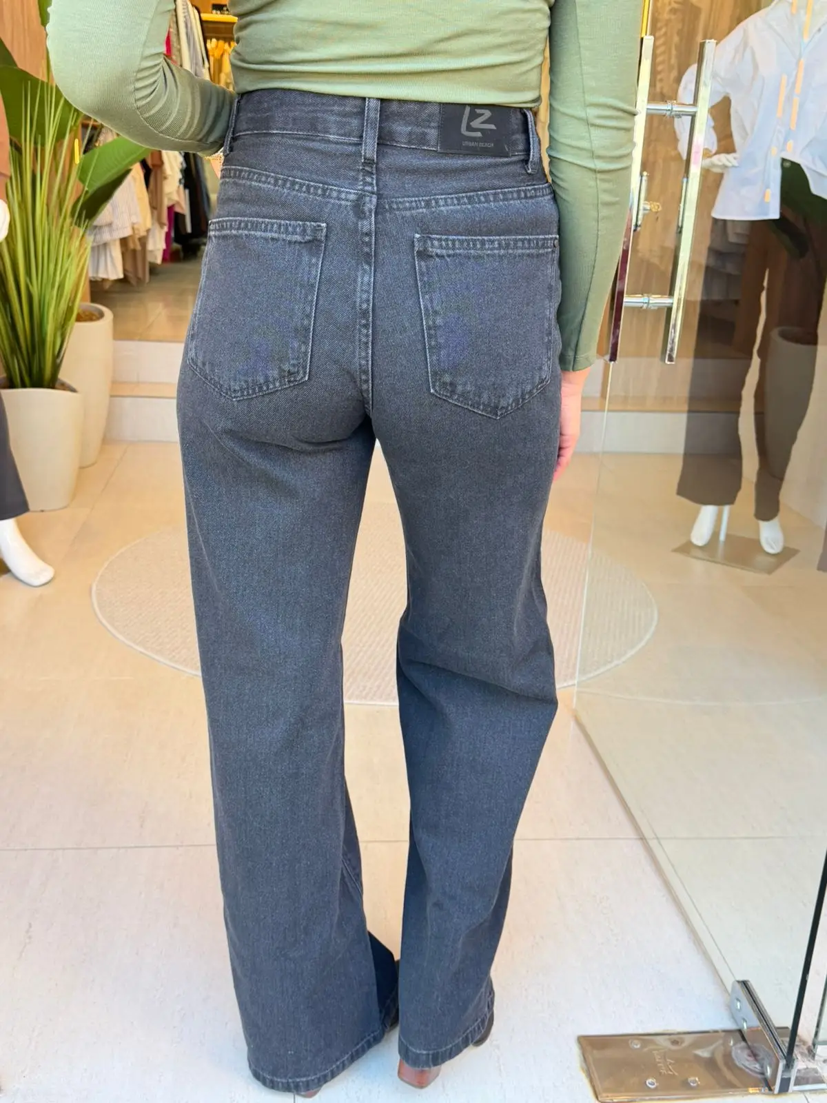 Calça wide leg preta 1