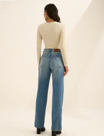 Calça jeans lez trás
